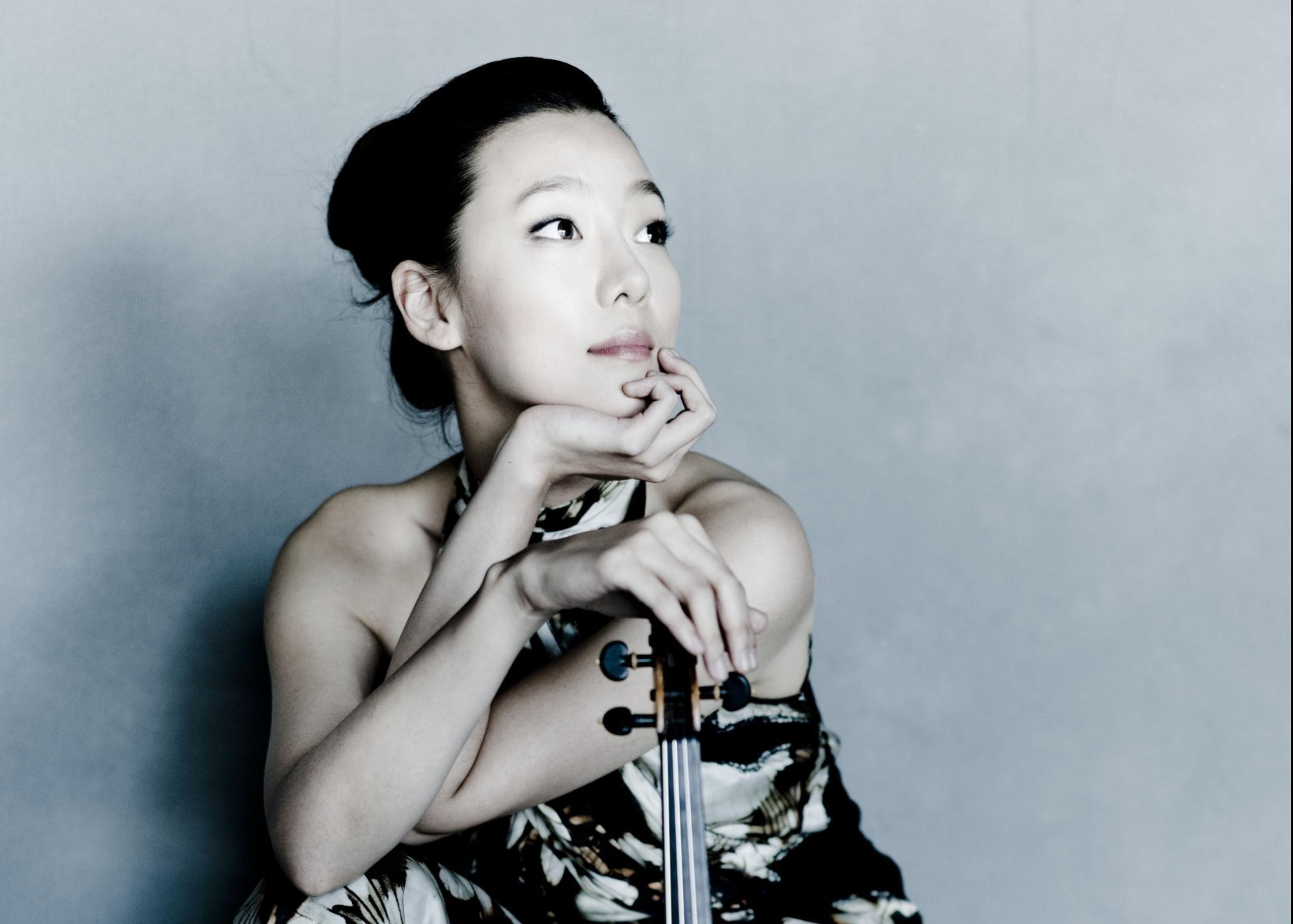 Porträt der Violinistin Clara-Jumi Kang