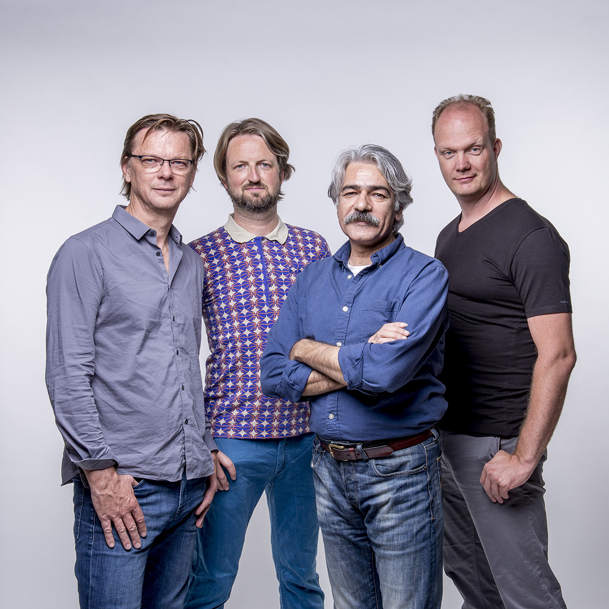 Kayhan Kalhor and the three Dutch jazz musicians of the Rembrandt Frerichs Trio.